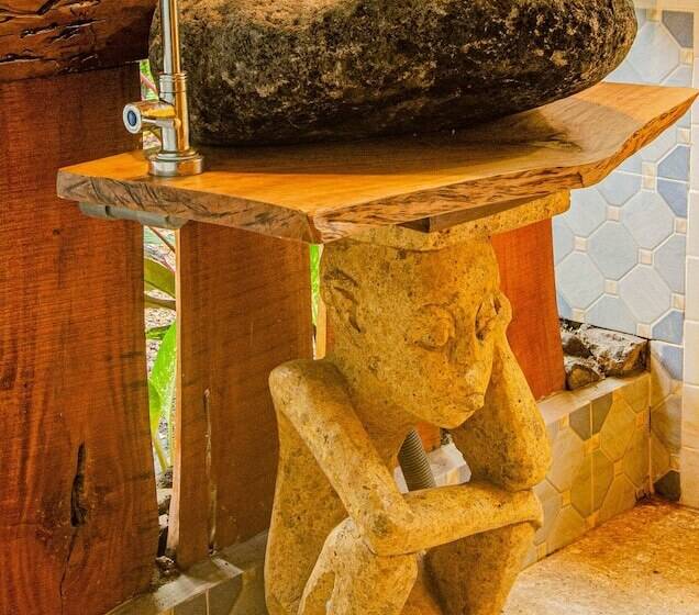 خانه 2 خوابه, Stanley Lombok