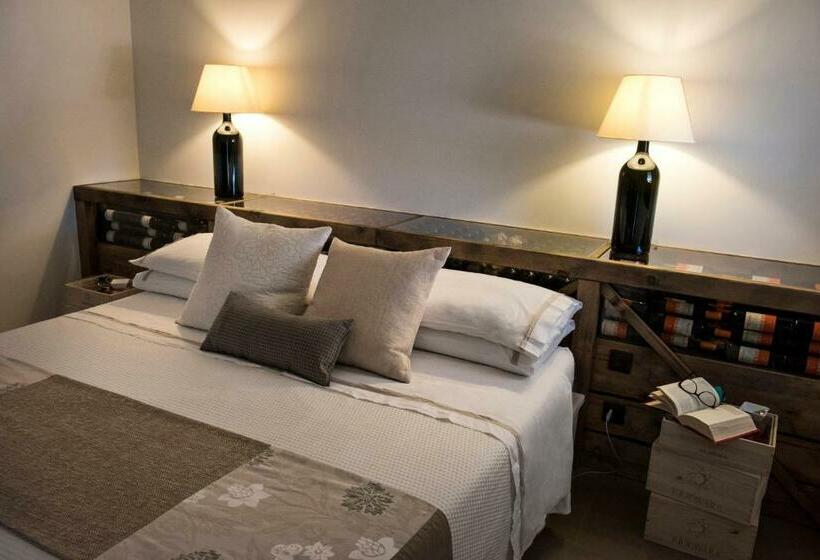 キングサイズベッドのスイートルーム, Riofavara Winery