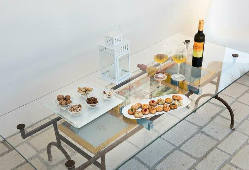 キングサイズベッドのスイートルーム, Riofavara Winery