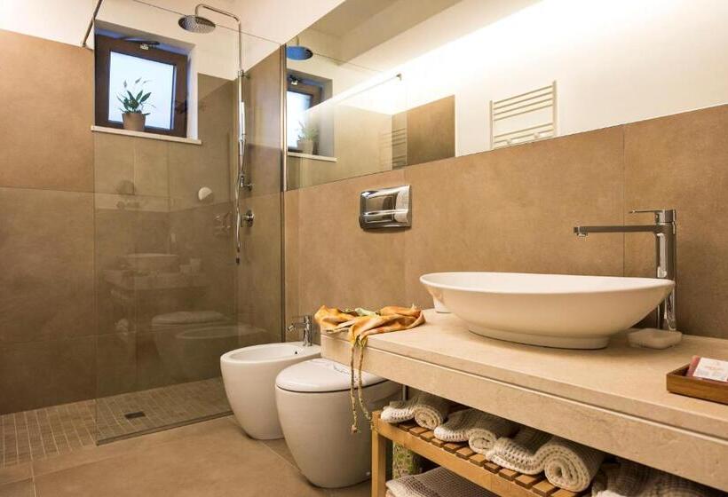 キングサイズベッドのスイートルーム, Riofavara Winery