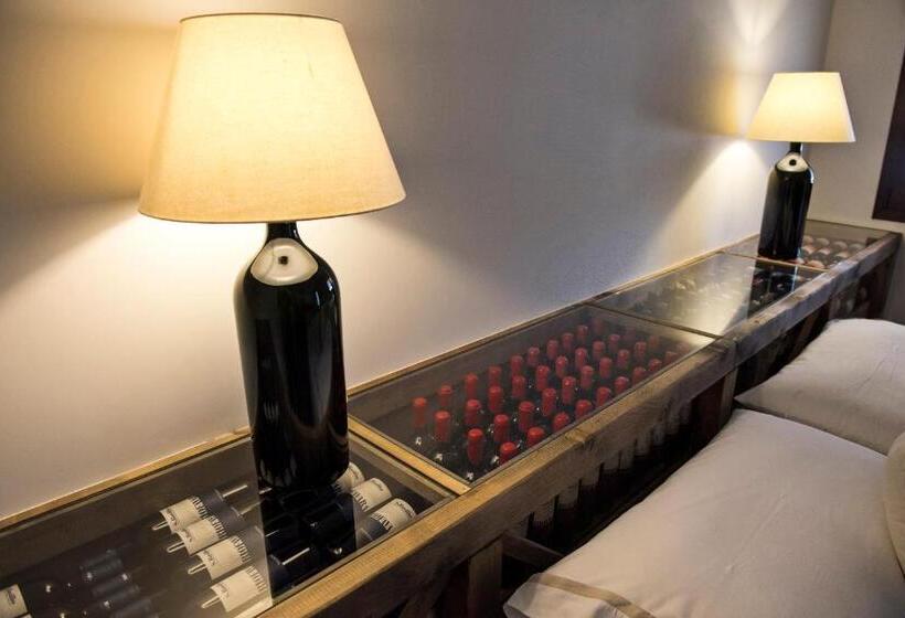 キングサイズベッドのスイートルーム, Riofavara Winery