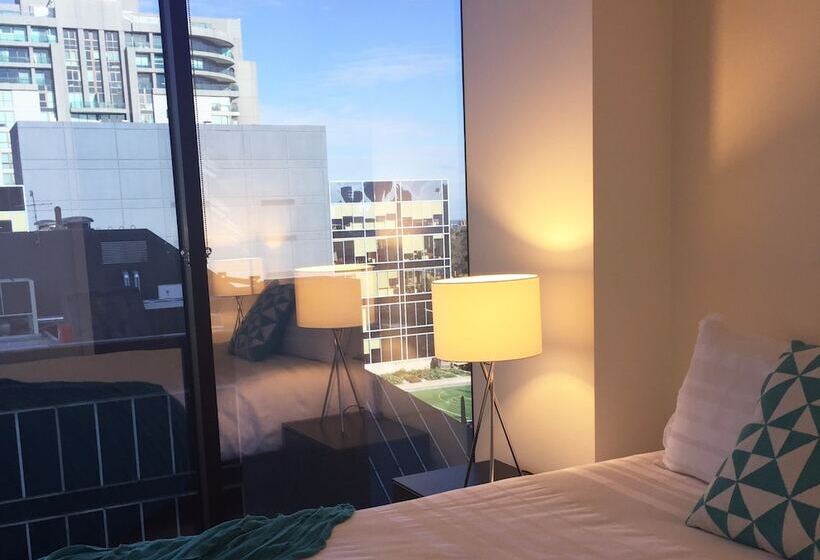 آپارتمان مدیریتی 2 خوابه, Wyndel Apartments St Kilda Views