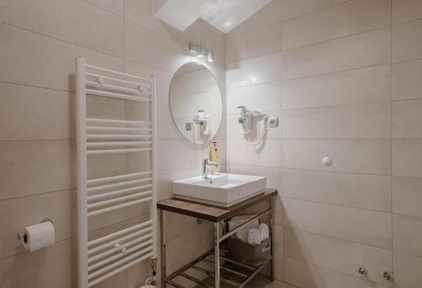 스탠다드 발코니 룸 바다 전망, Rogač Rooms & Restaurant