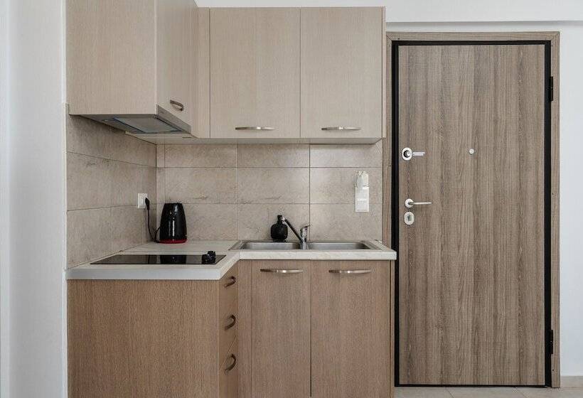 דירת חדר, Evripus Suites