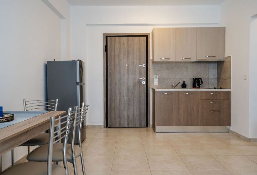 דירת חדר, Evripus Suites