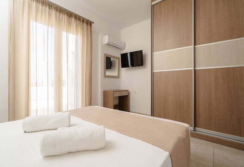 דירת חדר, Evripus Suites