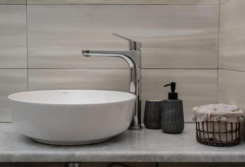 דירת חדר נוף לים, Evripus Suites