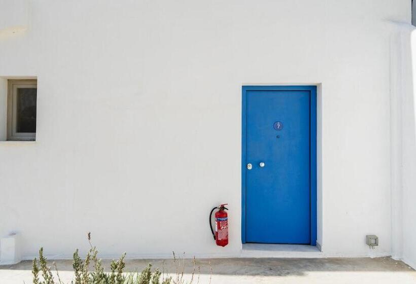 דירת שני חדרים, Evripus Suites