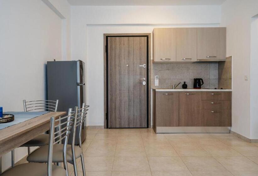 דירת שני חדרים, Evripus Suites