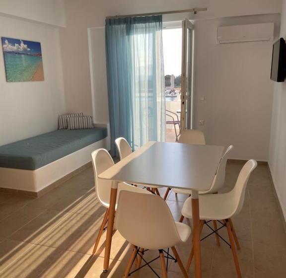 דירת חדר נוף לים, Evripus Suites