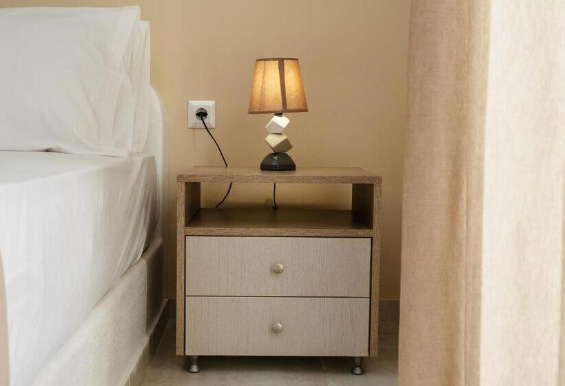 דירת שני חדרים, Evripus Suites