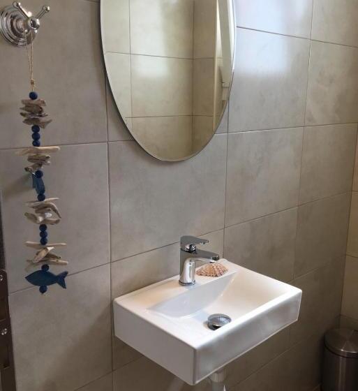 Апартаменты 2 Спальни, Evripus Suites