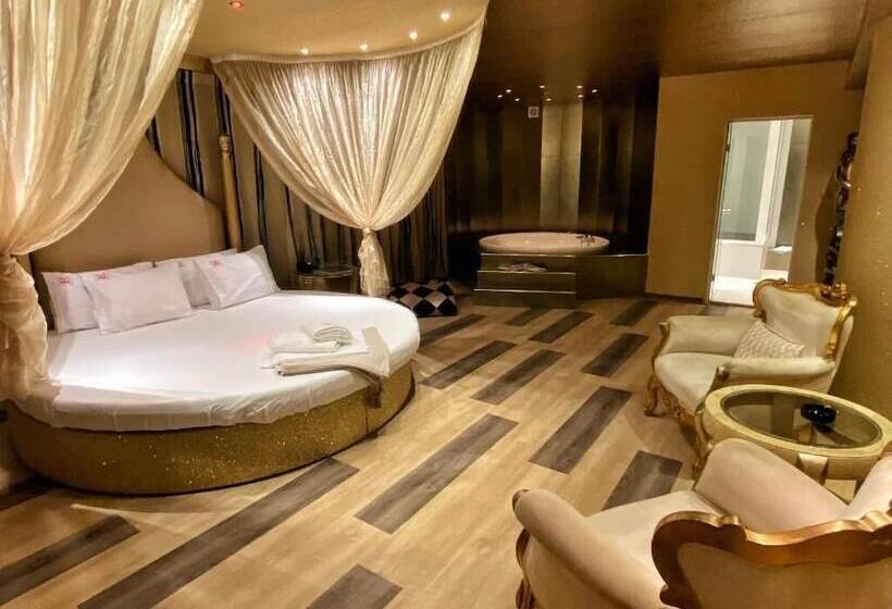 Люкс Повышенной Комфортности, Ruby Rooms Kifisia   Adults Only