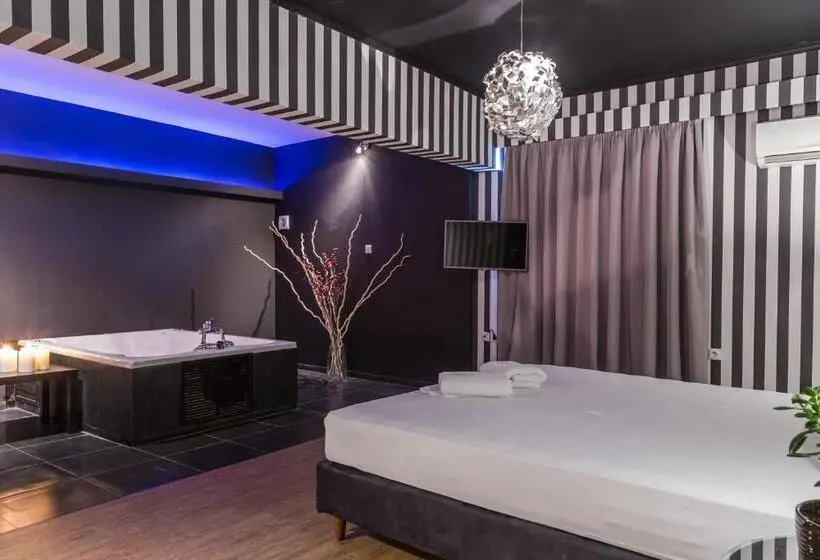 キングサイズベッドのスイートルーム, Ruby Rooms Kifisia Adults Only
