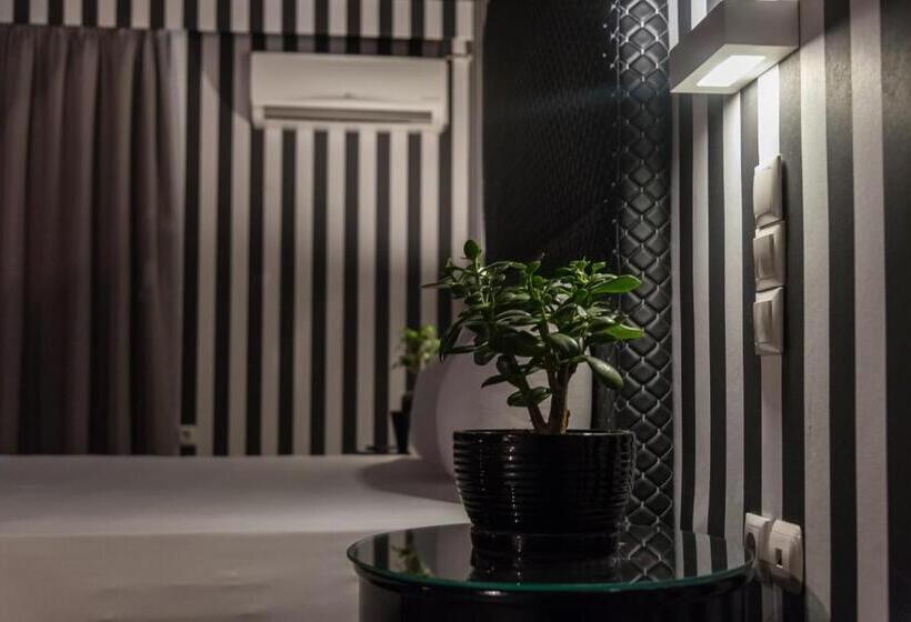 מיטת קינג בסוויטה, Ruby Rooms Kifisia   Adults Only