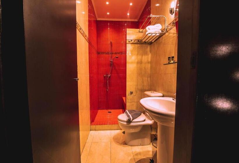 מיטת קינג בסוויטה, Ruby Rooms Kifisia   Adults Only