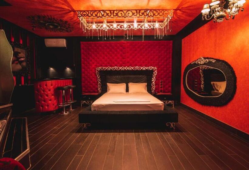 Люкс Кровать Кинг, Ruby Rooms Kifisia   Adults Only