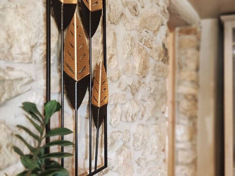 جناح إدارى, Pyrgi Cretan Living & Spa