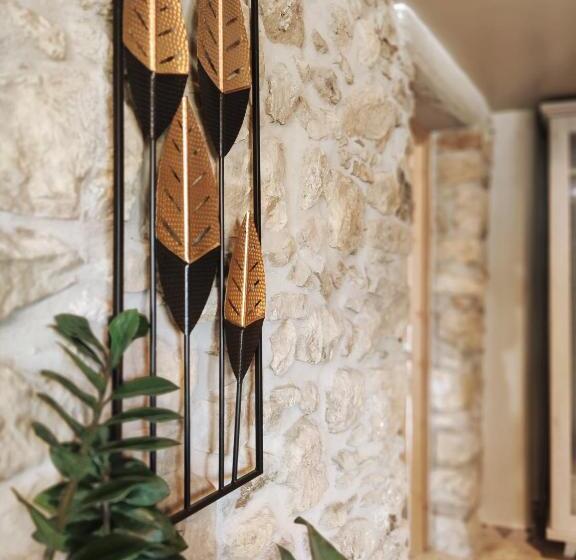 جناح إدارى, Pyrgi Cretan Living & Spa