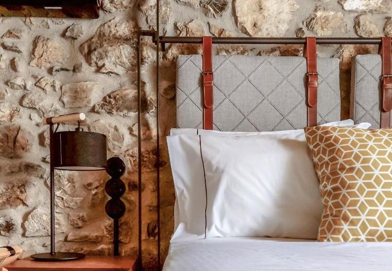 إستوديو قياسى, Pyrgi Cretan Living & Spa