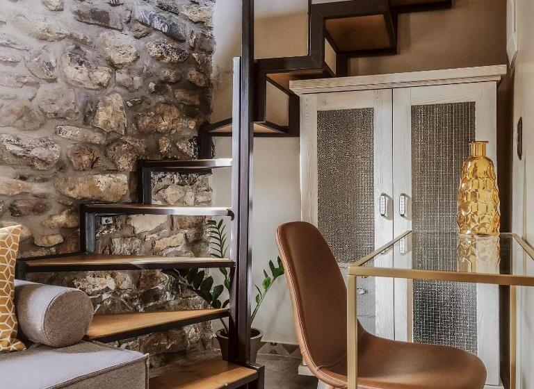 إستوديو قياسى, Pyrgi Cretan Living & Spa