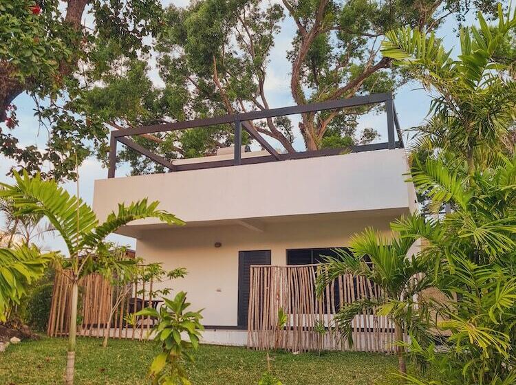 بانگلوی استاندارد, South Pacific Memories