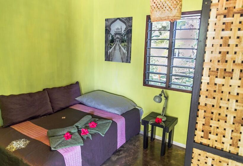 بانگلوی استاندارد, South Pacific Memories