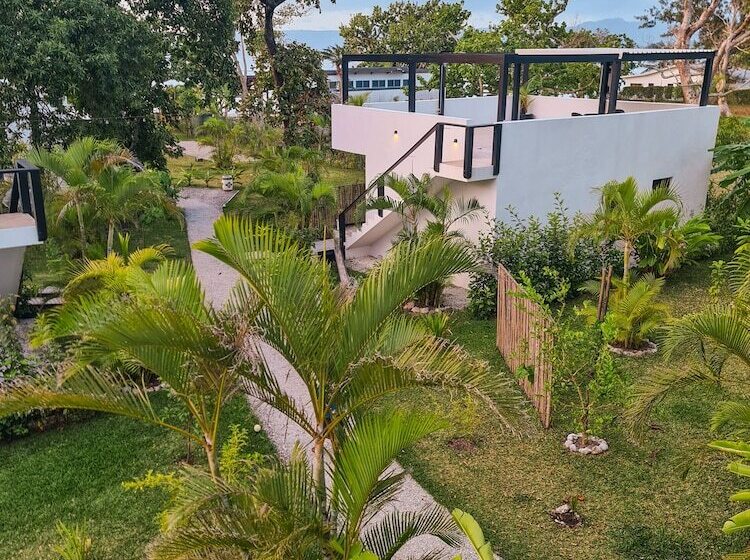 بانگلوی استاندارد, South Pacific Memories