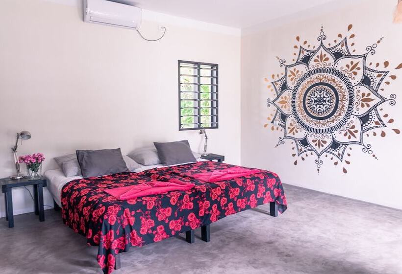 بانگلوی استاندارد, South Pacific Memories