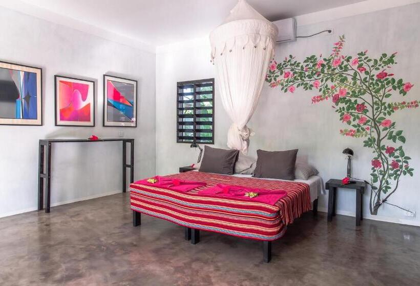 بانگلوی استاندارد, South Pacific Memories