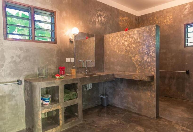 بانگلوی استاندارد, South Pacific Memories