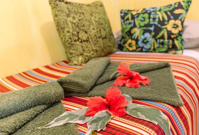 بانگلوی استاندارد, South Pacific Memories