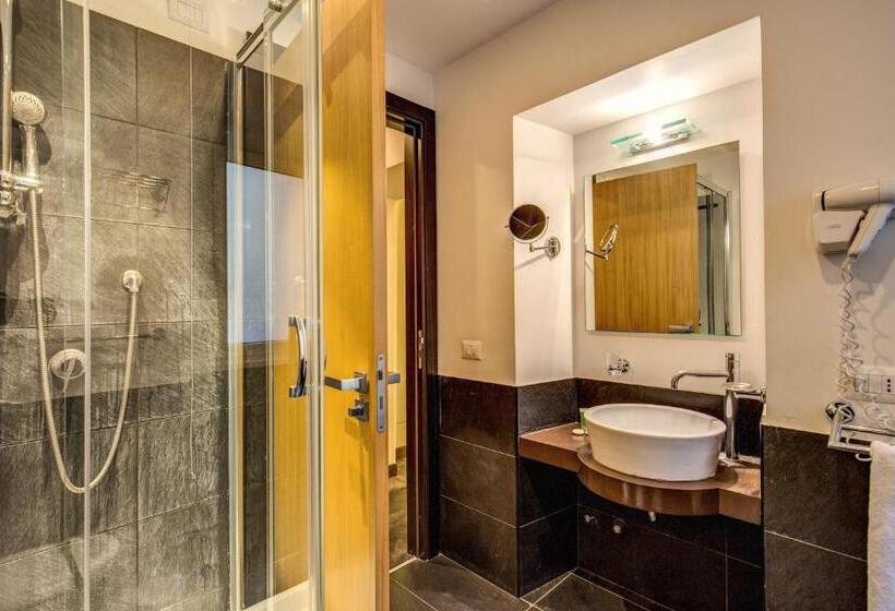 غرفة قياسية ثلاثية, Trevi   Gruppo Trevi Hotels