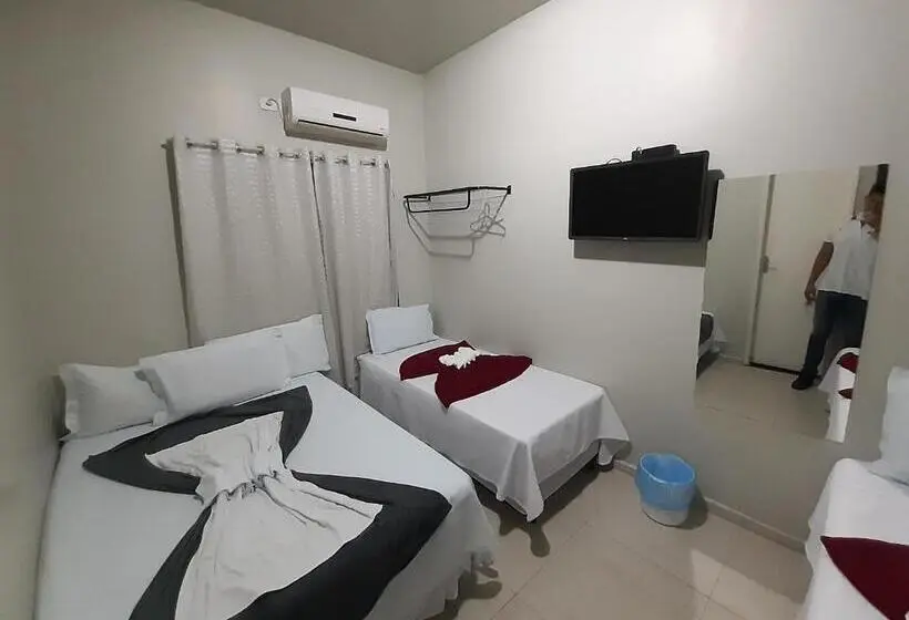 スタンダード４人部屋, Pousada Rekinty