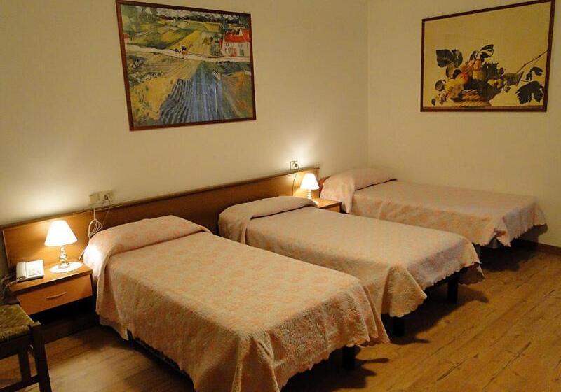 Standard Quadruple Room, Albergo Dolomiti