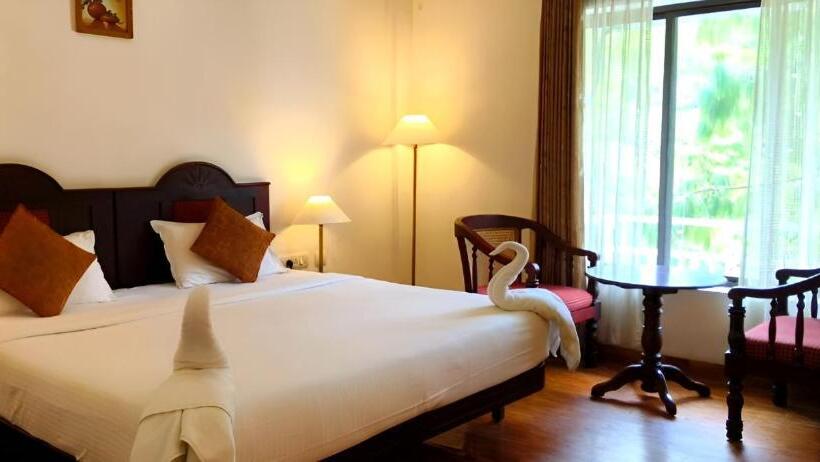 Quarto Deluxe, C7 Munnar