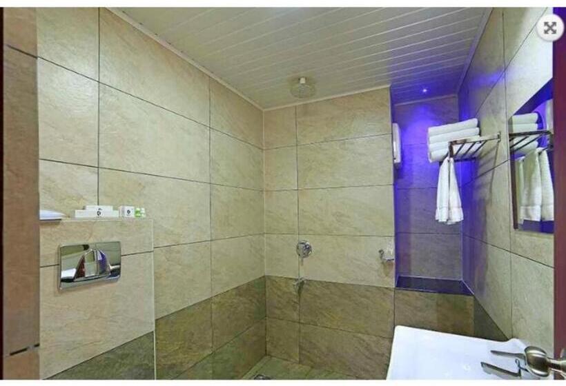 Quarto Estandar com Sacada, C7 Munnar