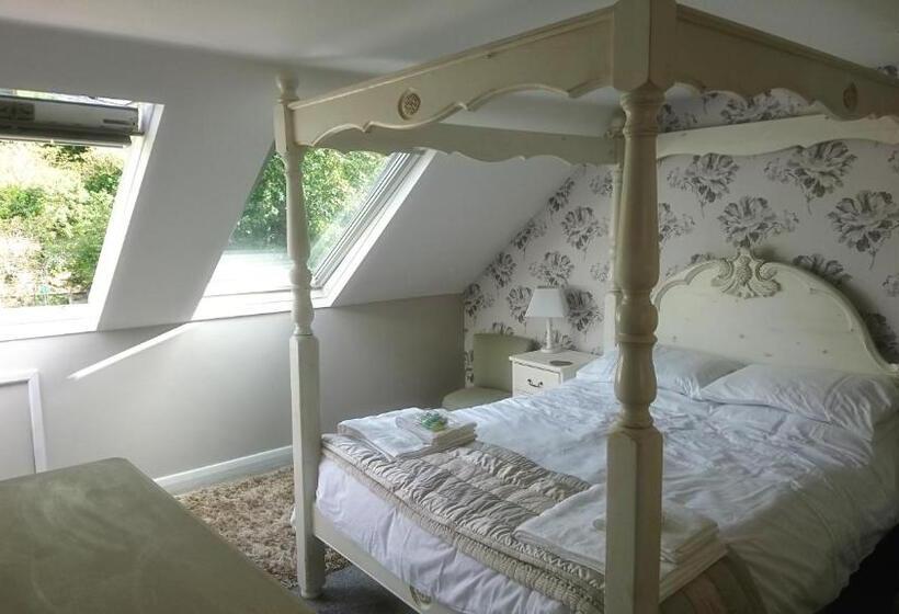 خانه 3 خوابه, The Prophecy Of Light Retreat