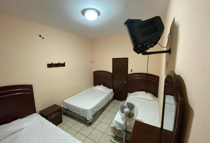 اتاق استاندارد سه نفره, Ivon