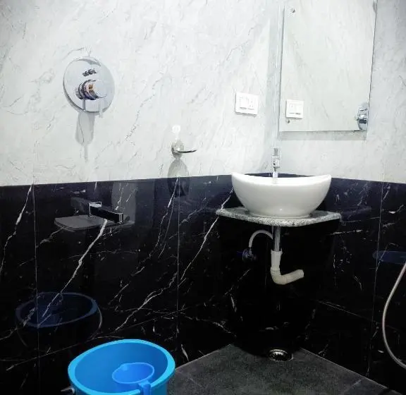 バルコニー付きデラックスルーム, R Hotels By Suraj Residency Yercaud