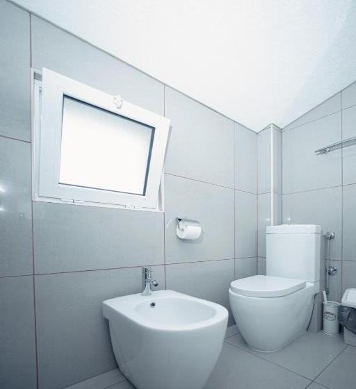 سوئیت با بالکن, Villa Shu