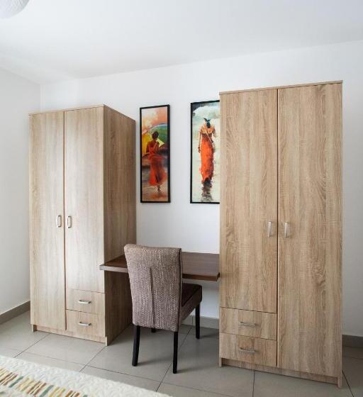 اتاق استاندارد چهارنفره با بالکن, Villa Shu