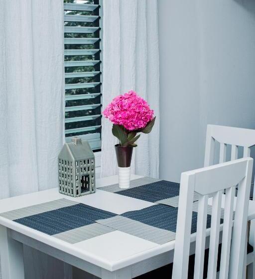 اتاق استاندارد چهارنفره با بالکن, Villa Shu