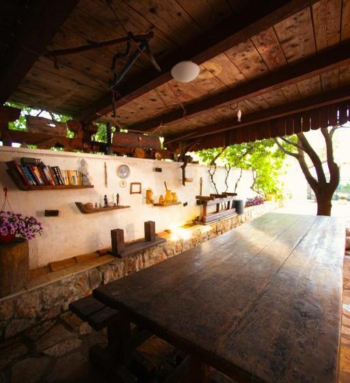 اتاق استاندارد چهارنفره با بالکن, Villa Shu