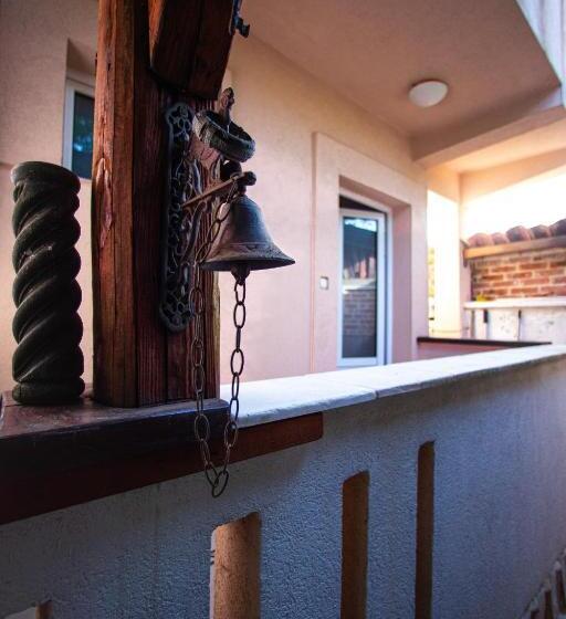 اتاق سوپریور چهار تخته, Villa Shu