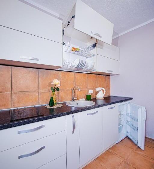 اتاق سوپریور چهار تخته, Villa Shu