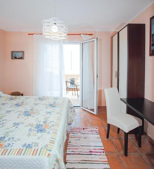 اتاق سوپریور چهار تخته, Villa Shu
