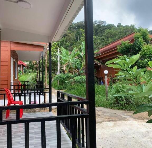 غرفة ديلوكس مزودة بشرفة, Maloop Cafe Bungalow