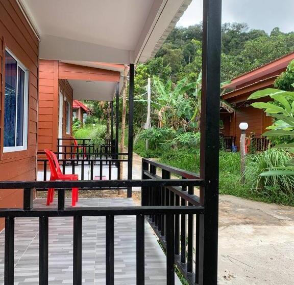 غرفة ديلوكس مزودة بشرفة, Maloop Cafe Bungalow