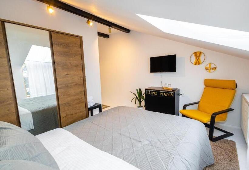 חדר סטנדרט, In Longfield Town